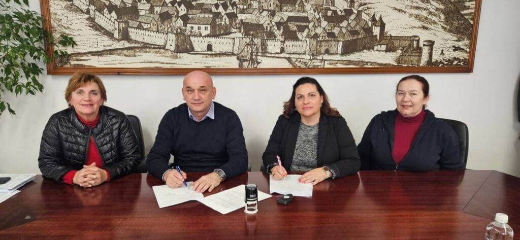 Potpisivanje usklađenja plaća, DV Travica, Senj